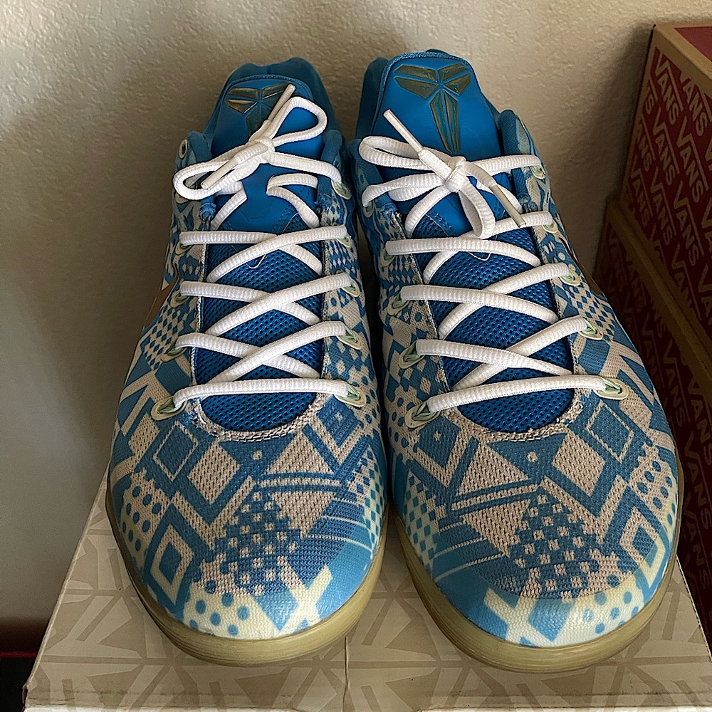 Nike Kobe 9 Low Top EM “Hyper Cobalt” Size 11.5